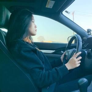 Meet your Posher, Linh